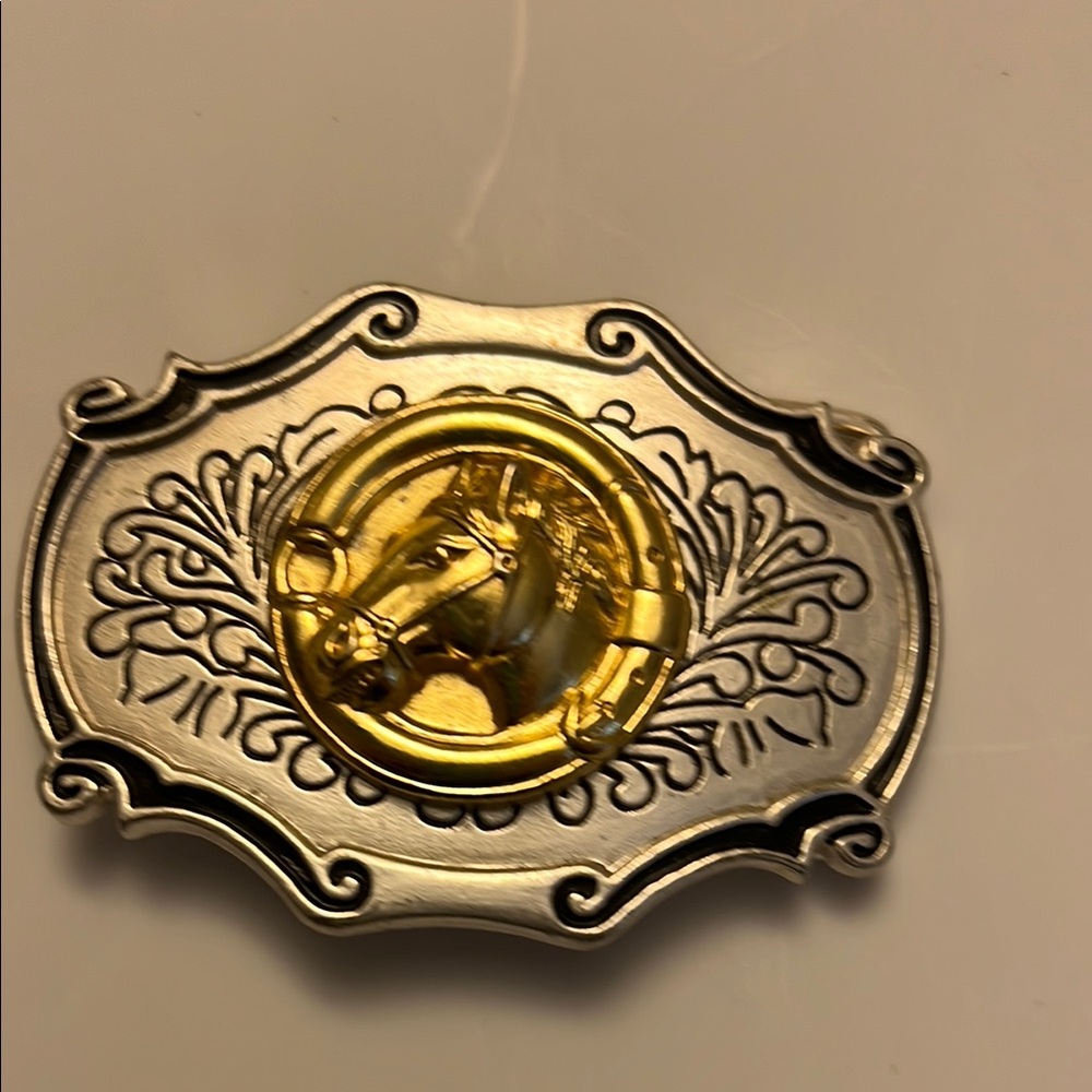 Horse belt buckle